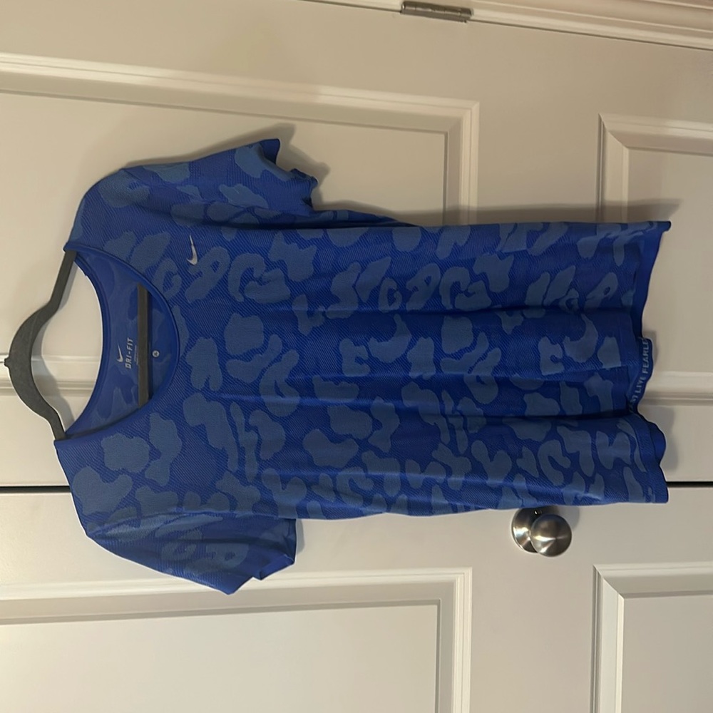 Nike athletic top; dri-fit; size xl